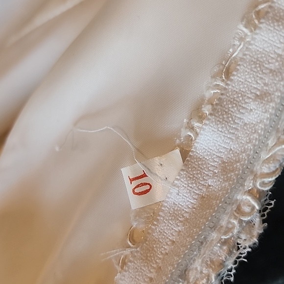 Vintage Victorian wedding gown NWT size 10 long train sold as is - Picture 9 of 13